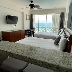 capitan-suites-sea-view.quintano-roohotels.com/